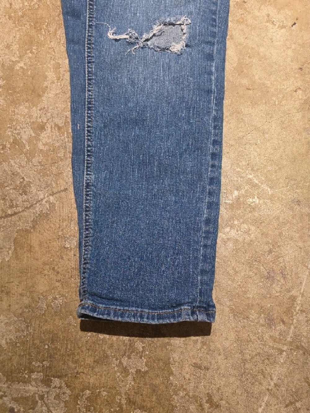 Banana Republic Women's Straight Leg Distressed Denim Jeans - Picture 4 of 4